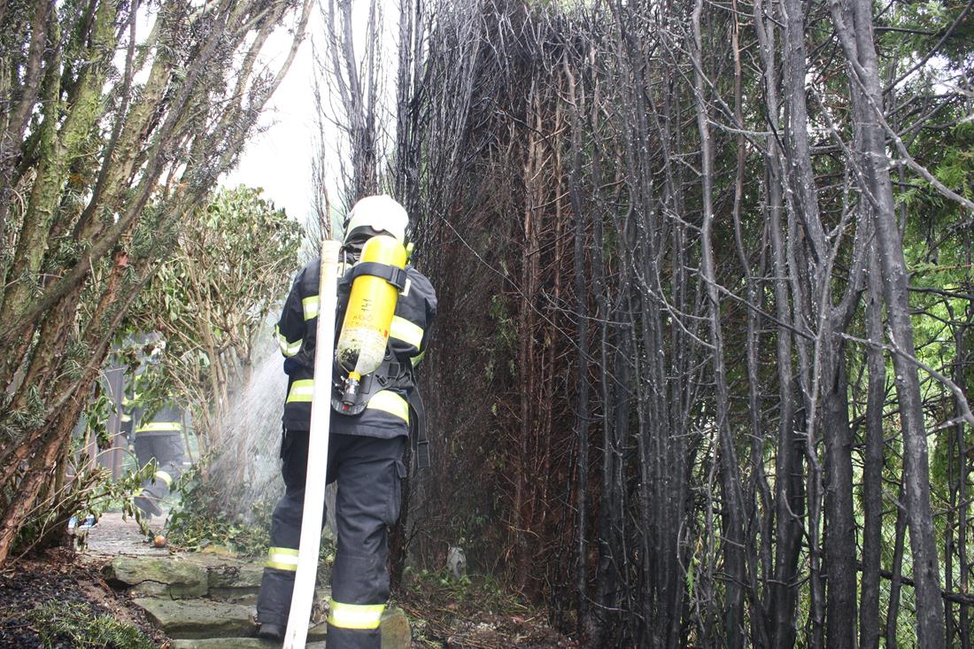 8 Požár zahradního domku, Srubec - 2. 6. 2015 (9).JPG