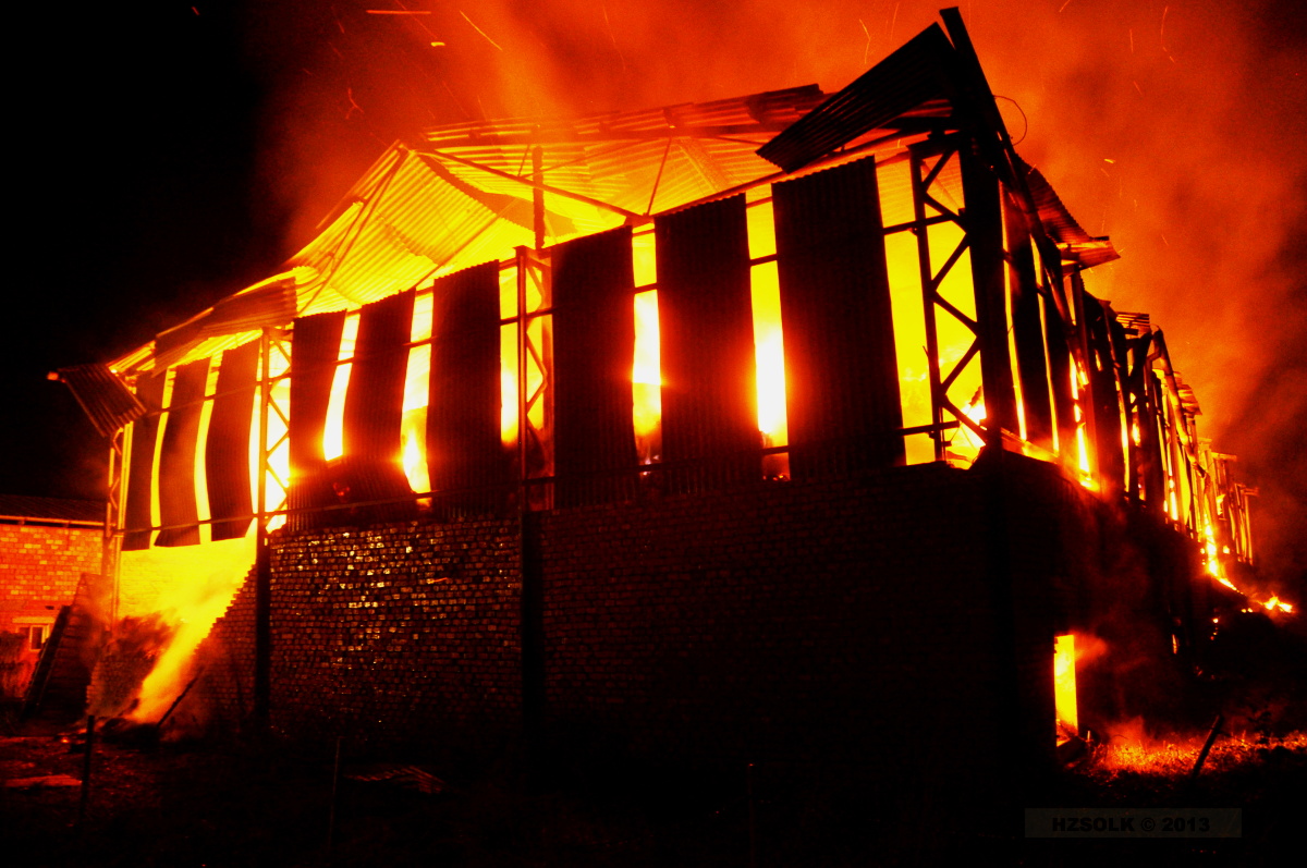 9 5-11-2013 POŽÁR HALY BRODEK U PROSTĚJOVA - SKLAD SLÁMY (17).JPG