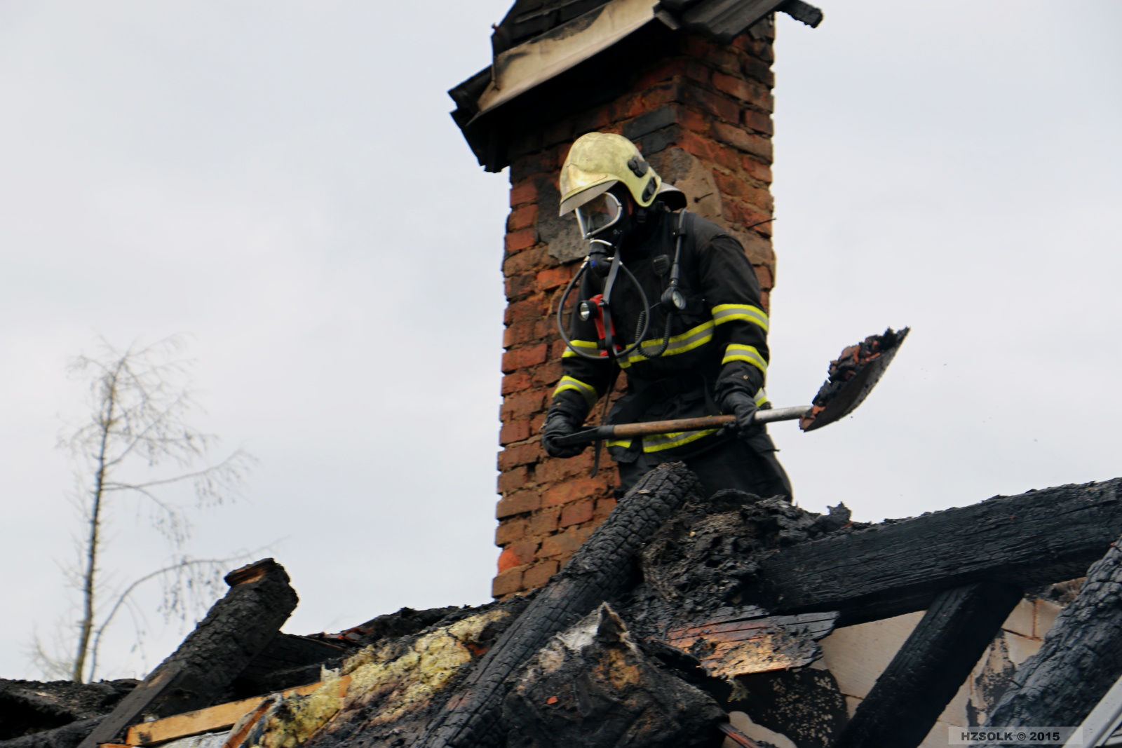 9 P_NB_26-4-2015 požár RD Nové Valteřice (84).JPG