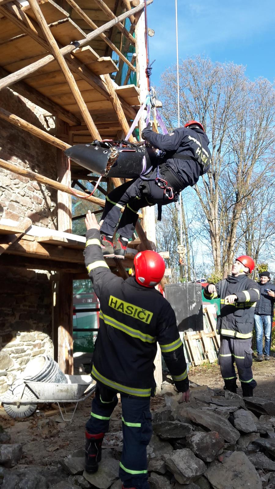 Cvičení Rožmberk nad Vltavou - Jakobínka - 4. 11. 2016 (12).jpg