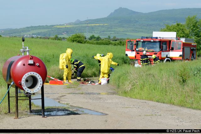 Cvičení zastavení nebezpečné látky (4).jpg