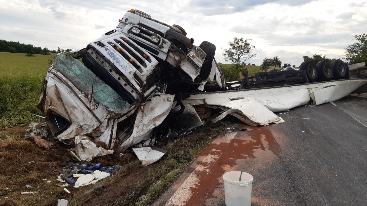 Dopravní nehoda kamionu u Malměřic .jpeg