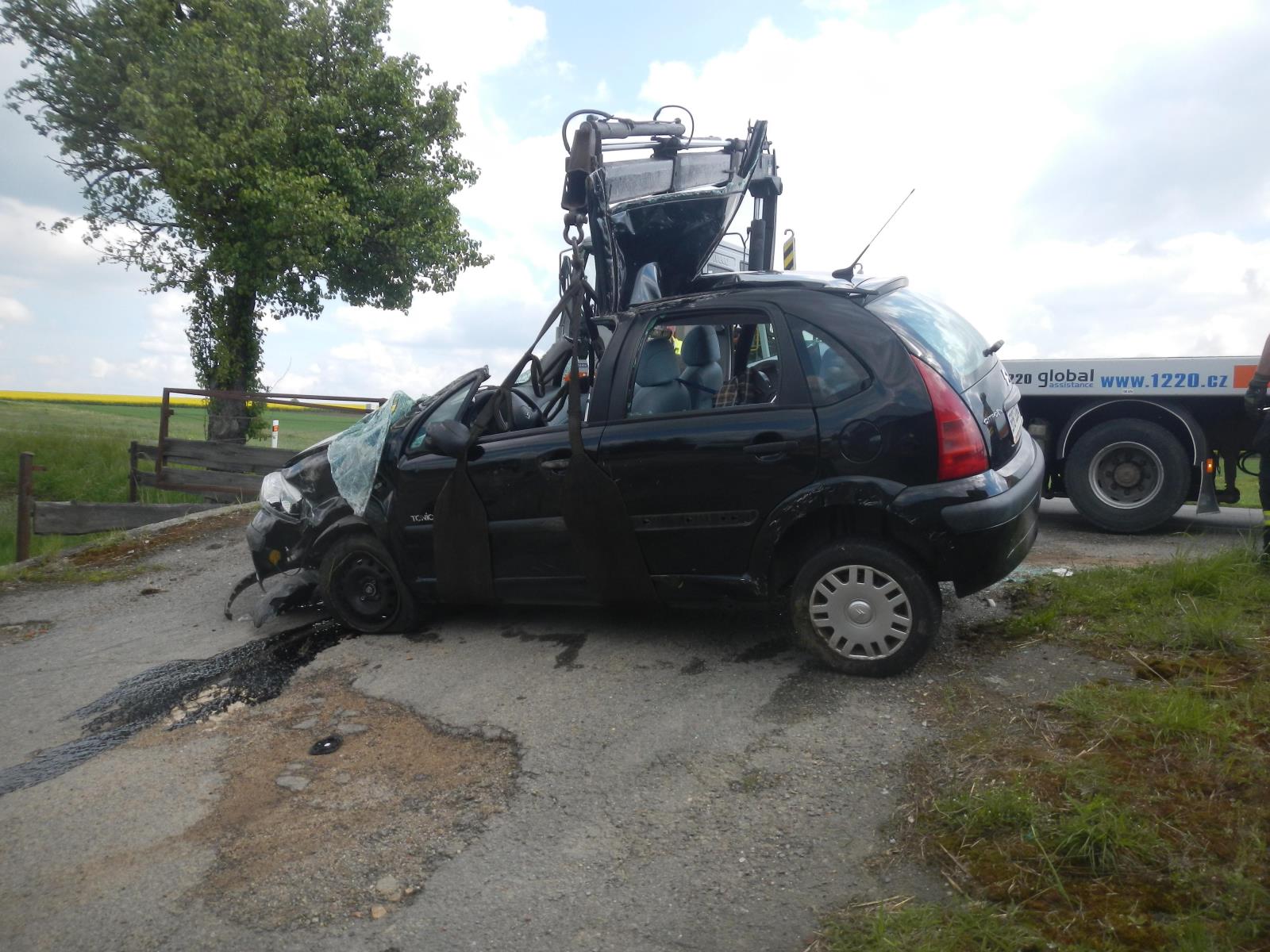 Dopravní nehoda 2 OA, Křižanov - 16. 5. 2017 (5).JPG