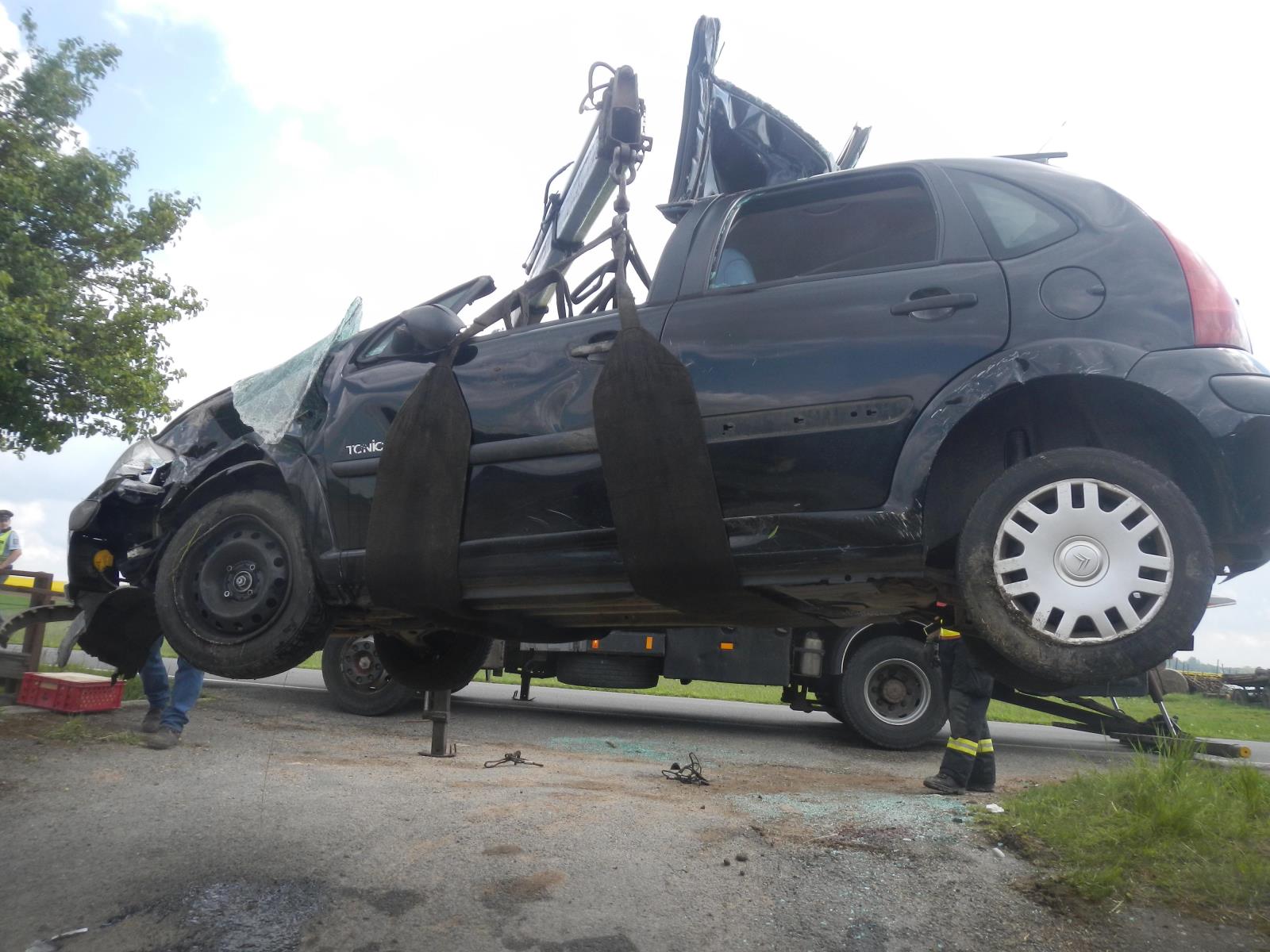 Dopravní nehoda 2 OA, Křižanov - 16. 5. 2017 (6).JPG