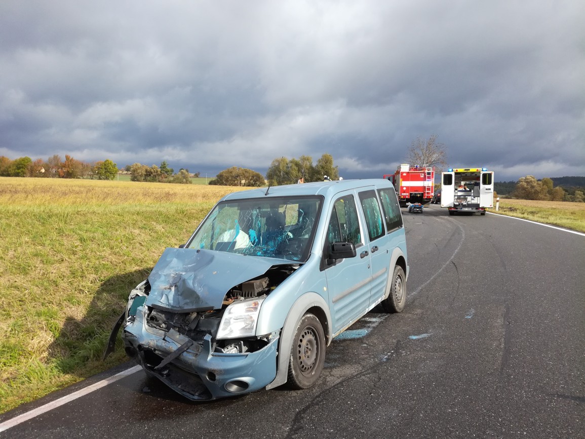 Dopravní nehoda 2 OA, Přehořov - 3. 10. 2018 (1).jpg