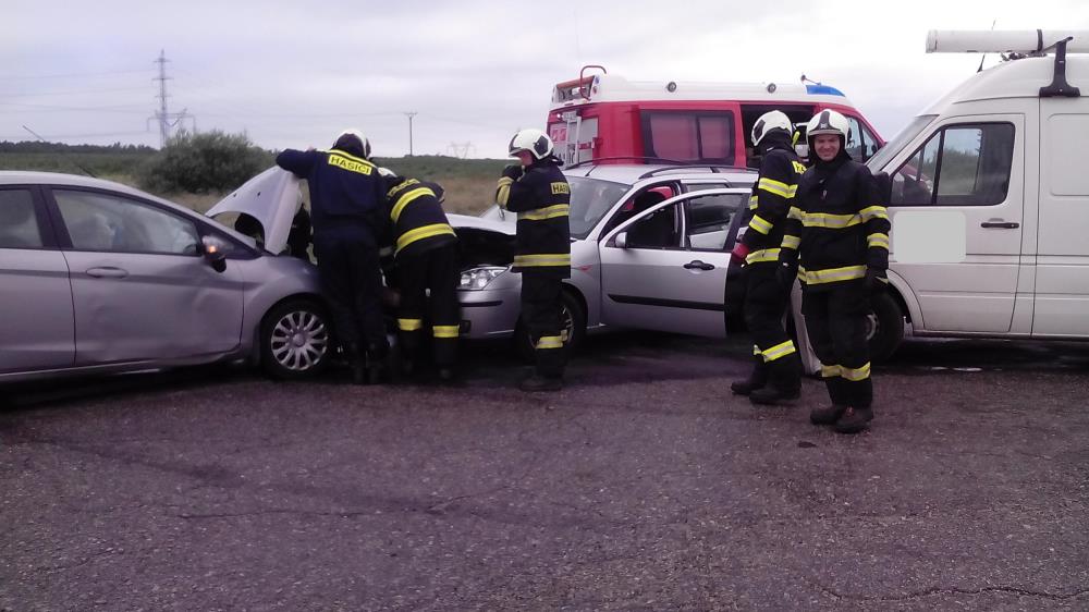 Dopravní nehoda 2 OA a dodávka, Pištín - 13. 7. 2016 (1).jpg