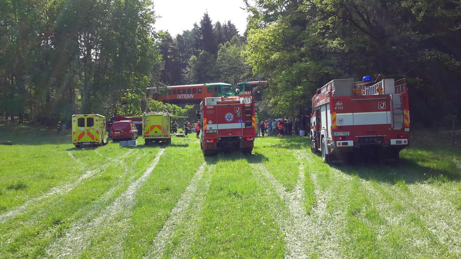 Dopravní nehoda 2 vlaky, Mříč - 3. 5. 2018 (1).jpg