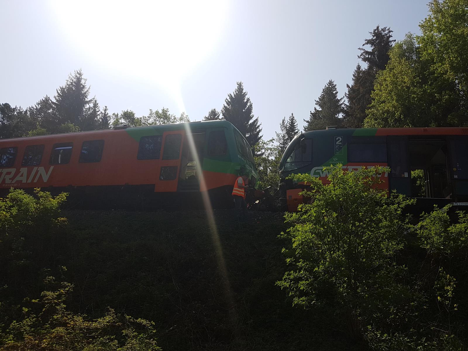 Dopravní nehoda 2 vlaky, Mříč - 3. 5. 2018 (15).jpg
