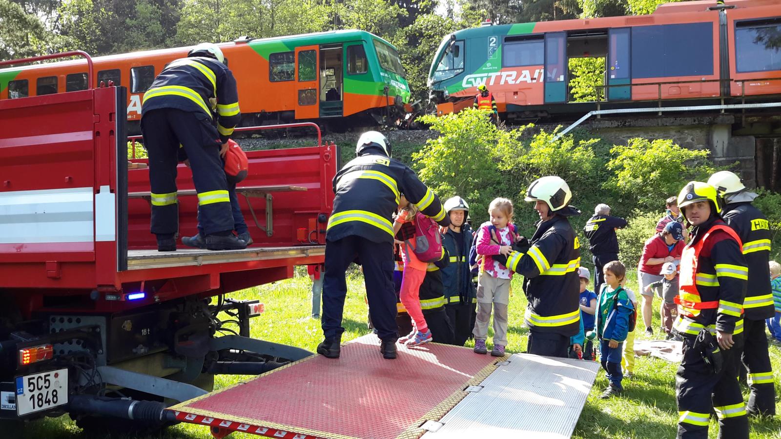 Dopravní nehoda 2 vlaky, Mříč - 3. 5. 2018 (5).jpg