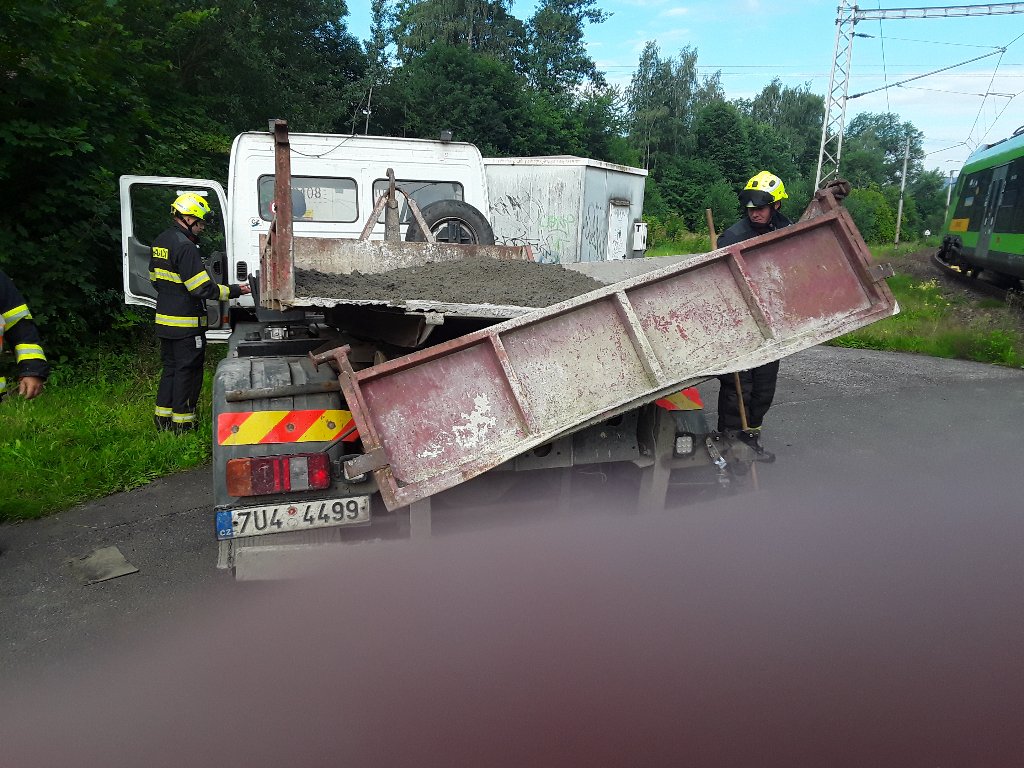 Dopravní nehoda Děčín (1).jpeg