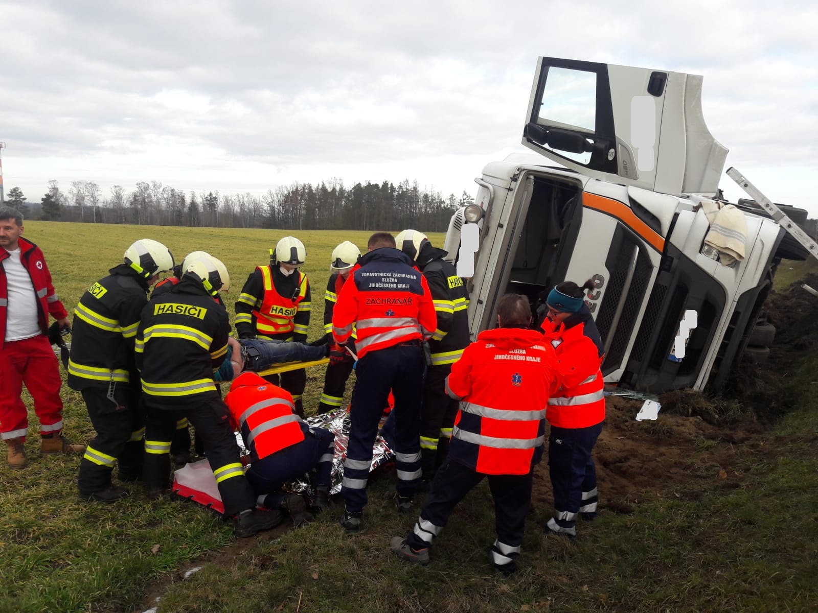 Dopravní nehoda NA, Dolní Lhota - 27. 1. 2020 (2).jpg