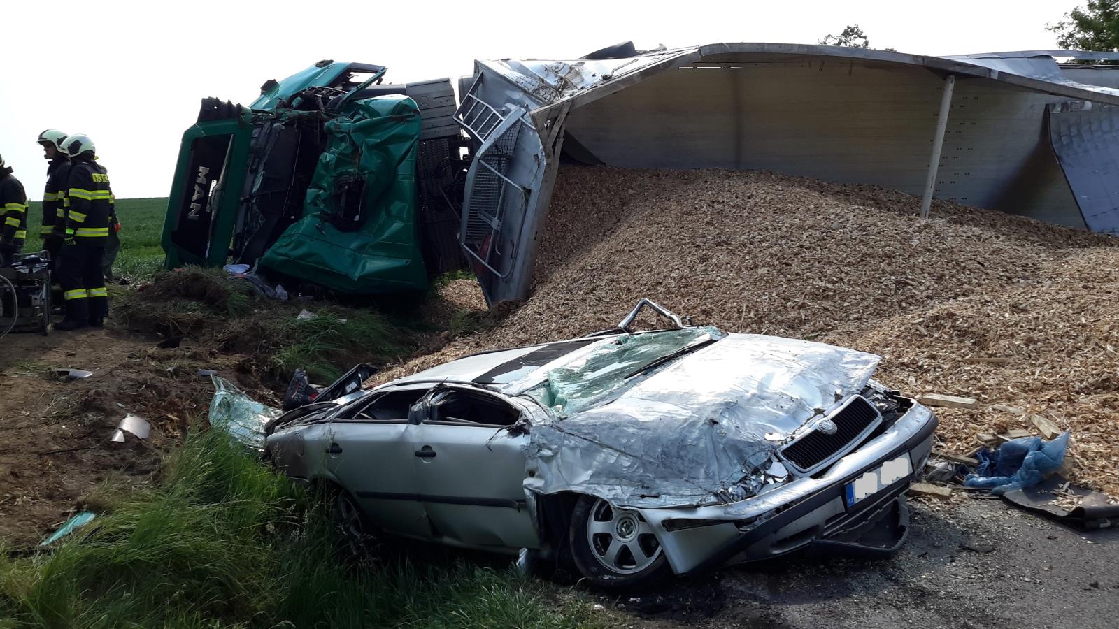 Dopravní nehoda NA a 3 OA, Štěpánovice - 29. 5. 2018 (2).jpg