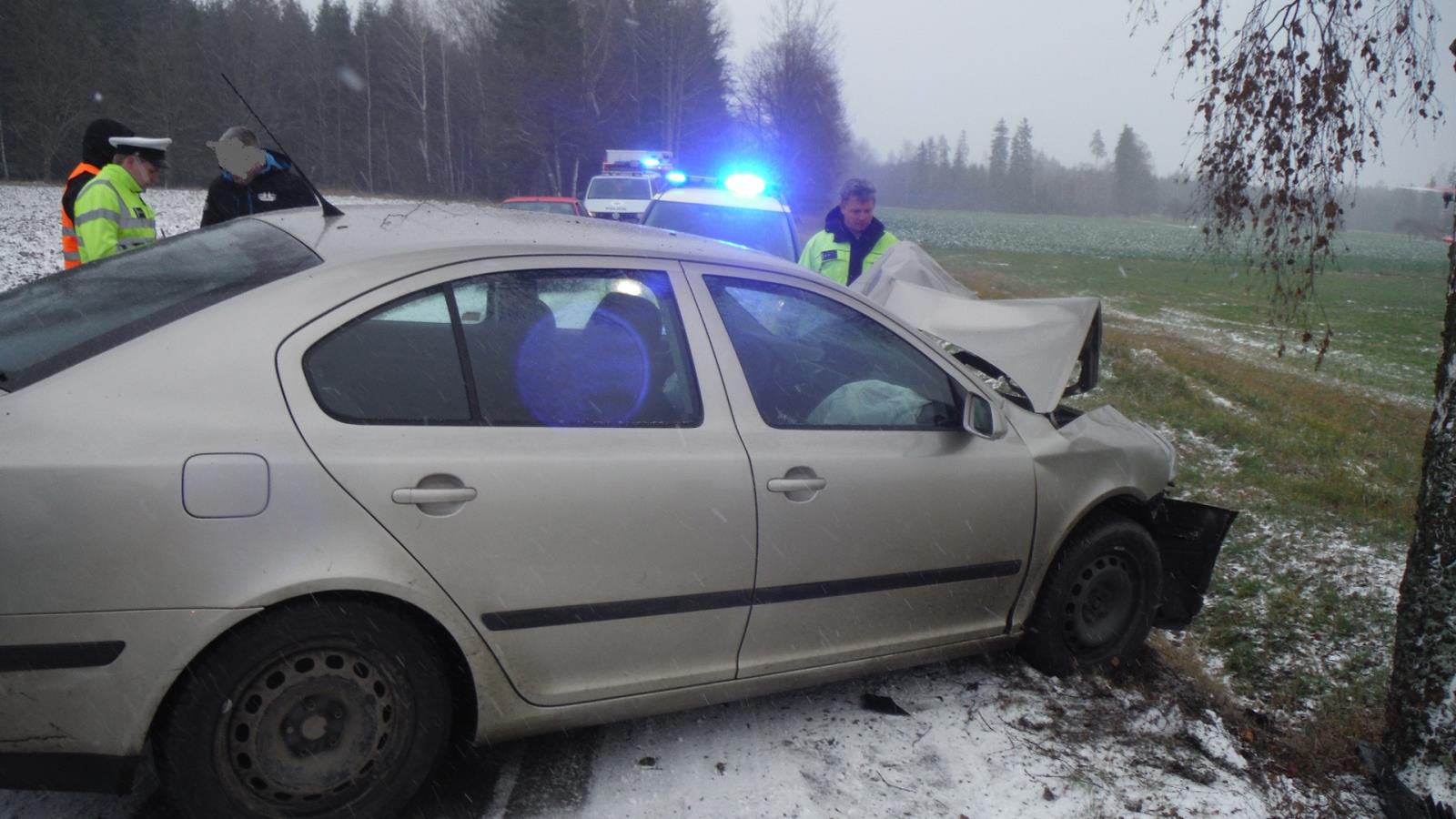 Dopravní nehoda OA, Kostelní Radouň - 3. 12. 2019 (1).JPG