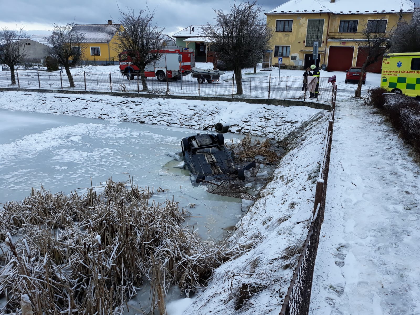 Dopravní nehoda OA, Strážkovice - 28. 1. 2019  (4).jpg
