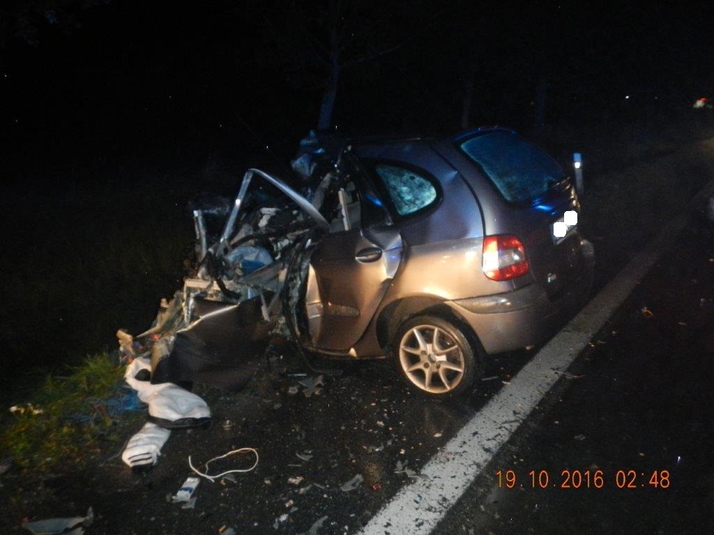 Dopravní nehoda OA a NA, Kbelnice - 19. 10. 2016 (1).jpg