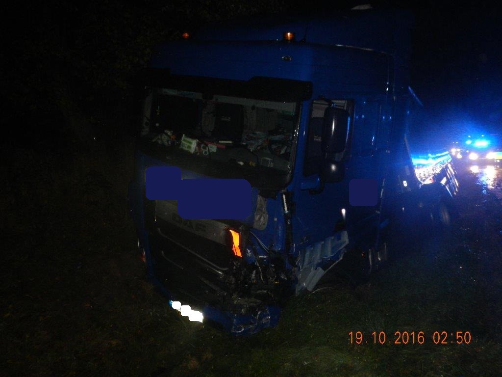 Dopravní nehoda OA a NA, Kbelnice - 19. 10. 2016 (4).jpg
