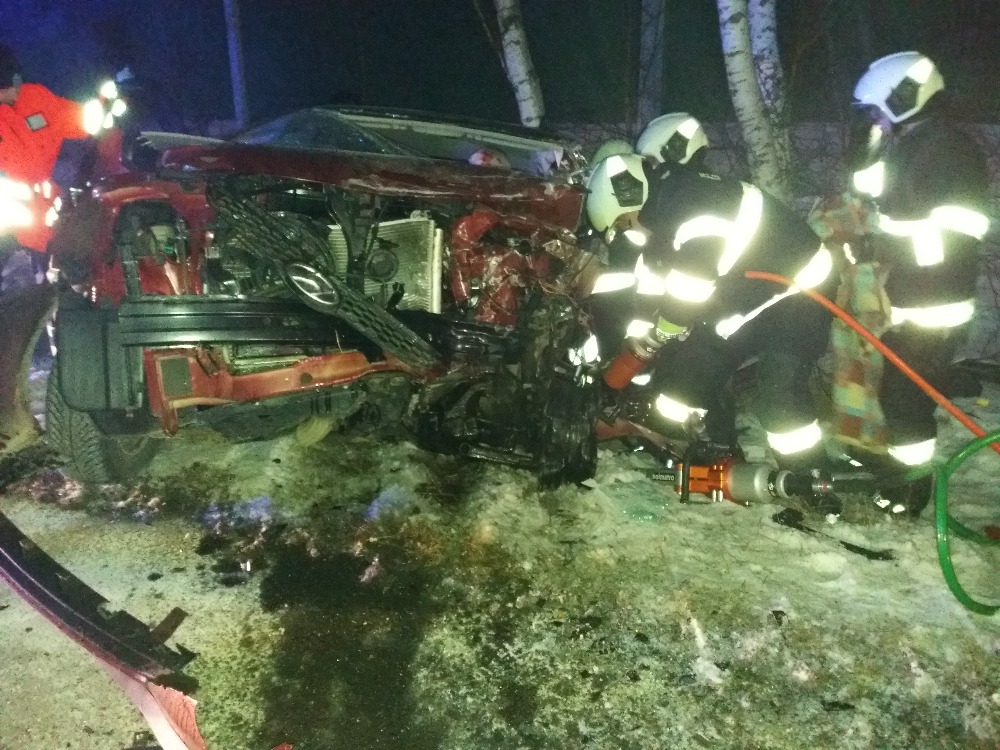 Dopravní nehoda OA a NA, Planá nad Lužnicí - 20. 1. 2017 (1).jpg