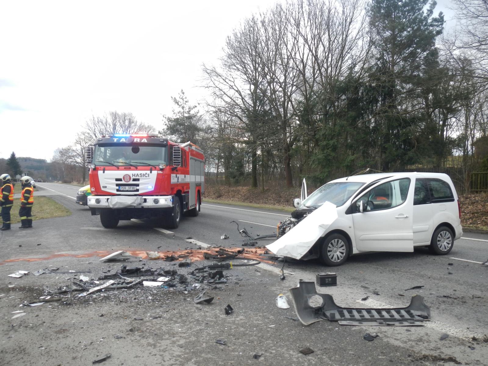 Dopravní nehoda OA a bus, Staré Sedlo - 6. 3. 2020 (1).JPG