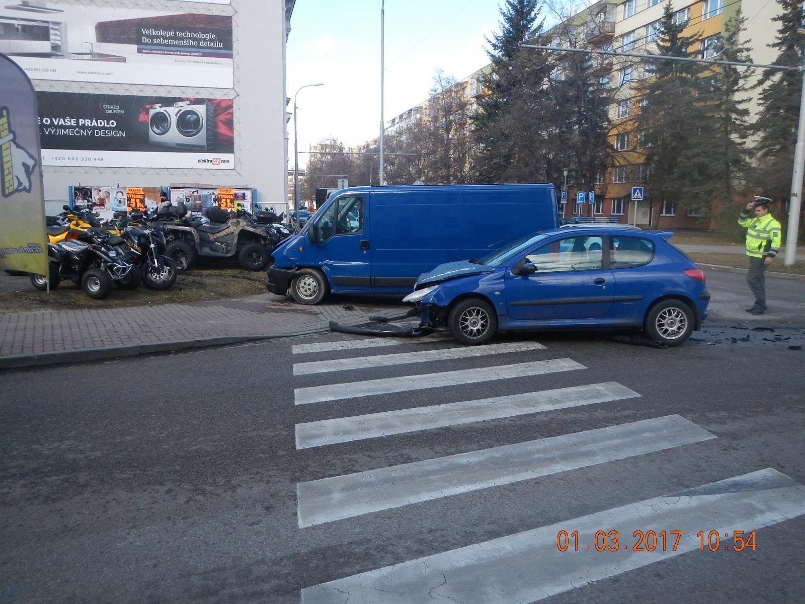 Dopravní nehoda OA a dodávky, České Budějovice - 1. 3. 2017 (1).JPG