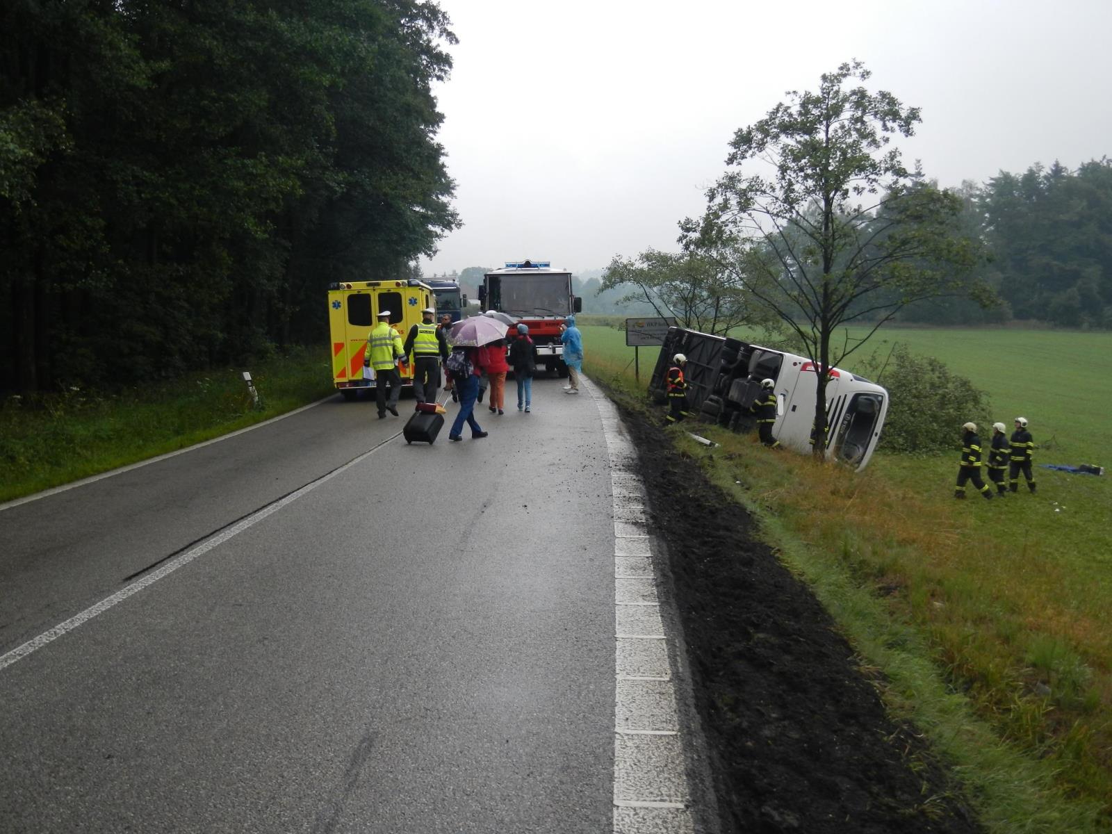 Dopravní nehoda autobusu, Horní Bolíkov - 27. 7. 2017 (7).JPG