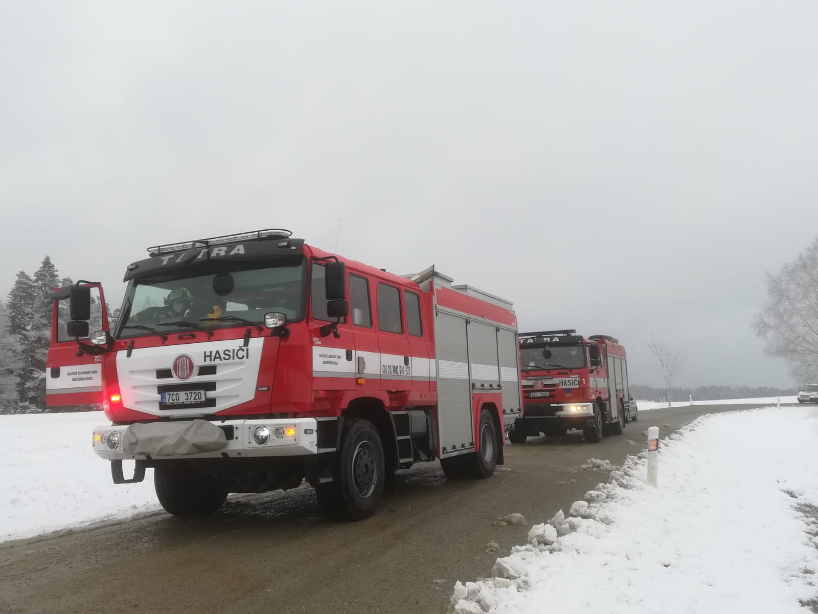 Dopravní nehoda autobusu, Mirochov - 5. 3. 2021 (4).jpg