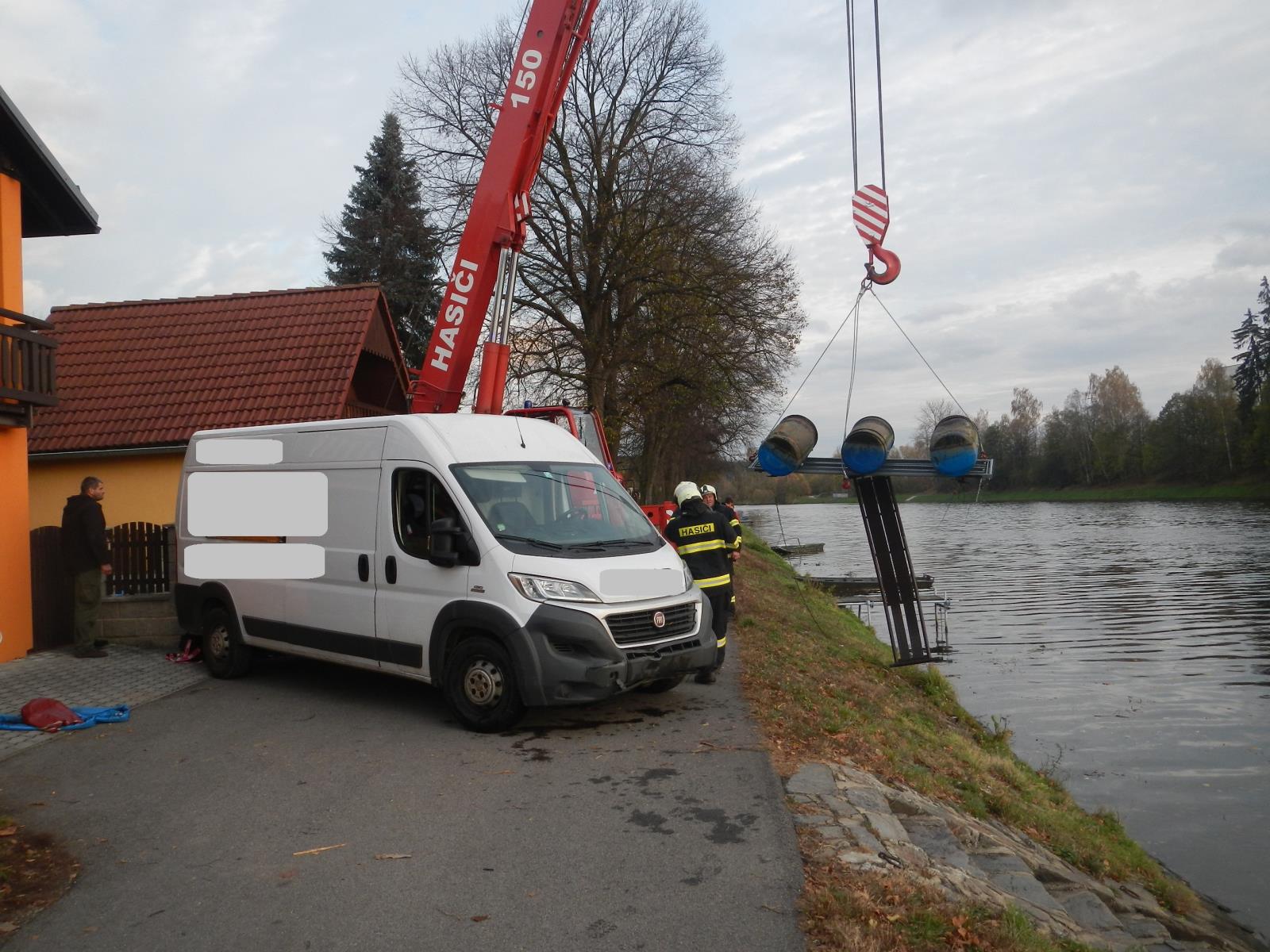 Dopravní nehoda dodávky, Týn nad Vltavou - 2. 11. 2017 (8).JPG