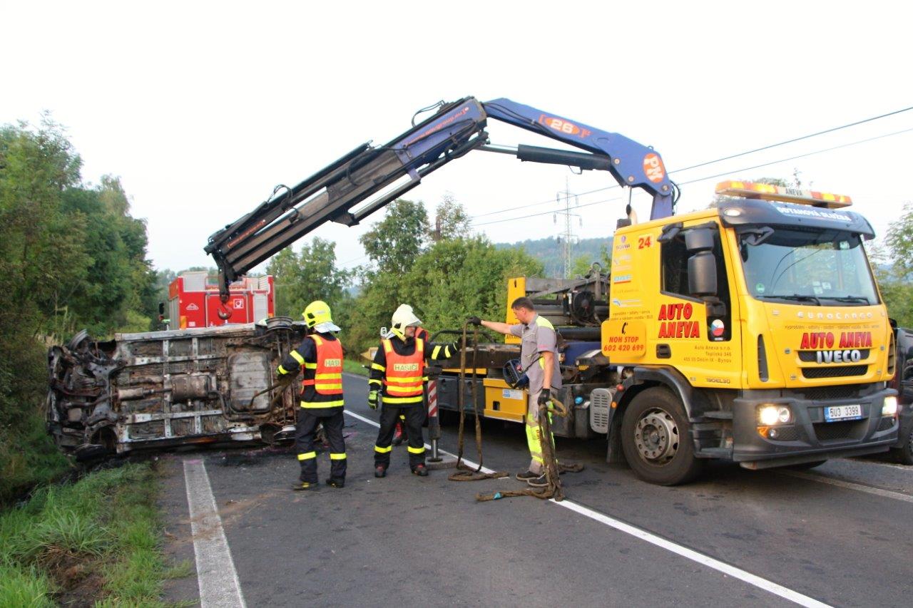 Dopravní nehoda s požárem u Kerhartic (1).jpg