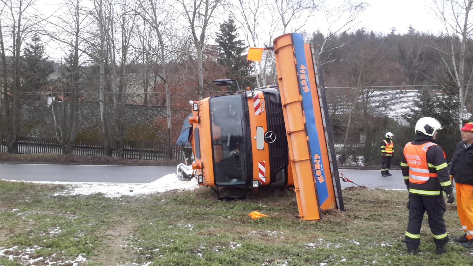 Dopravní nehoda sypače, Koloděje nad Lužnicí - 28. 1. 2019 (3).jpg