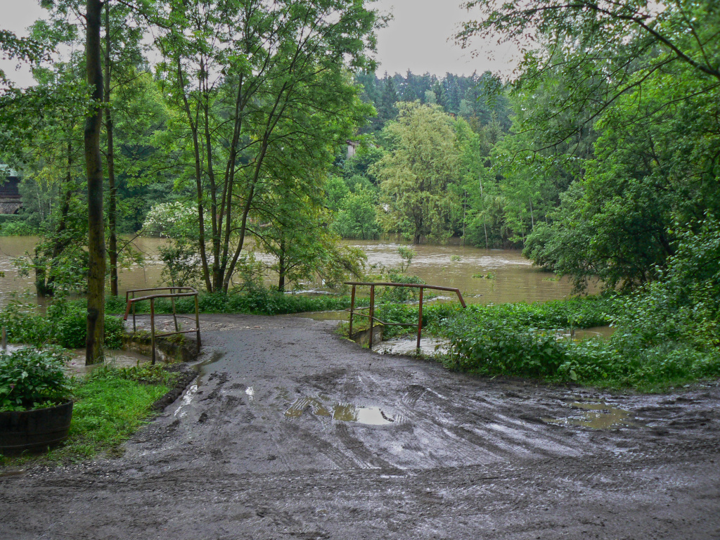 FOTO Povodně na Kladensku/Dedkuv_Mlyn4.JPG