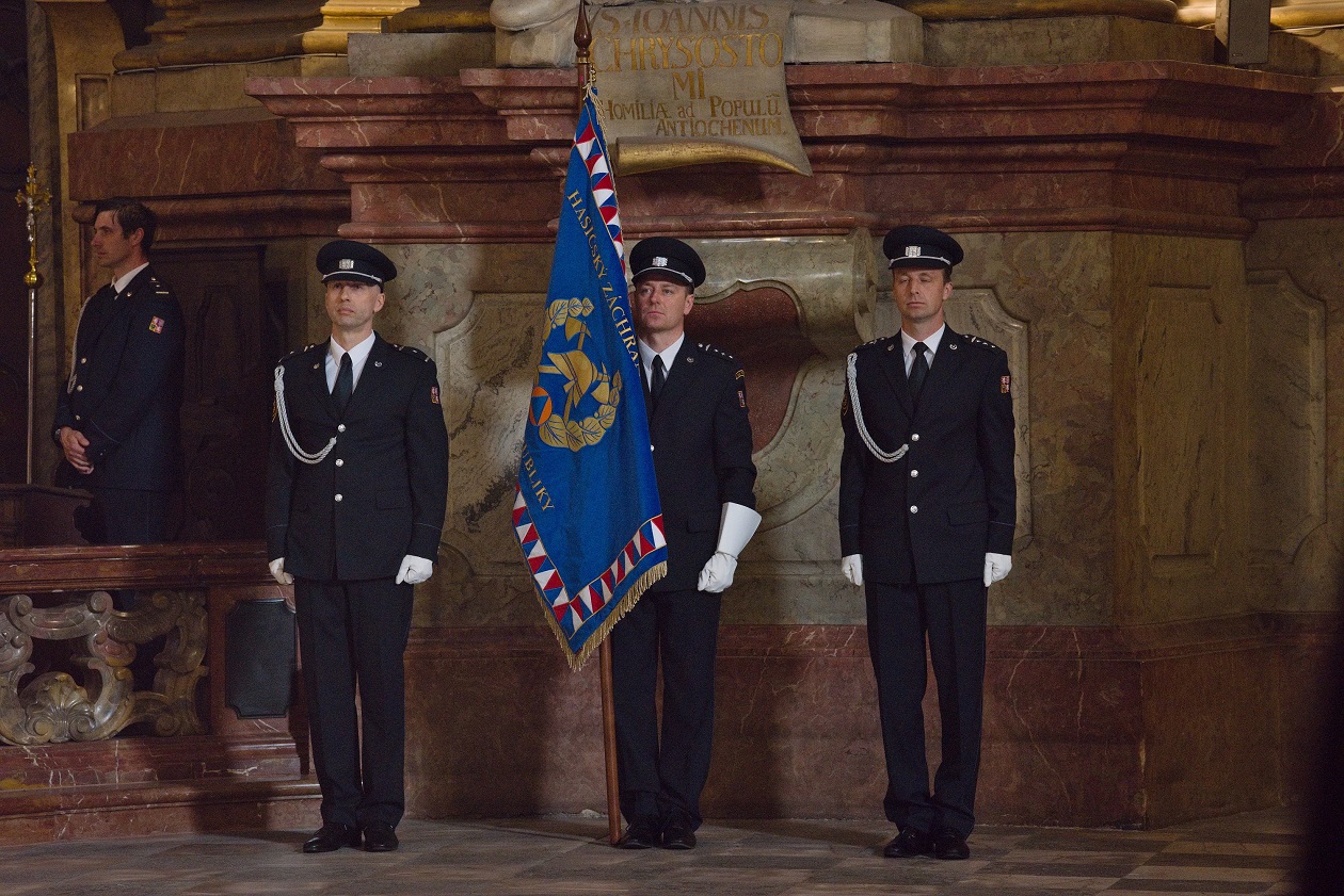 Mše sloužená za hasiče při příležitosti nadcházejícího svátku sv. Floriána