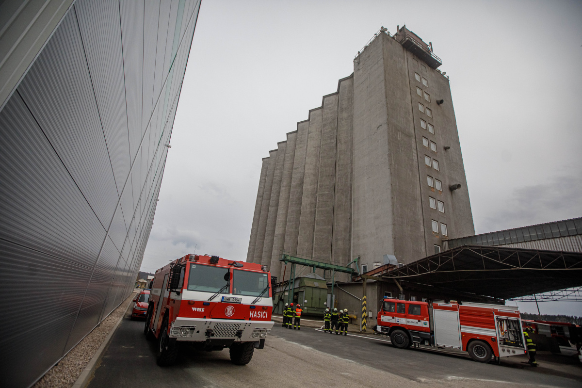 P silo, Dobruška (2).jpg