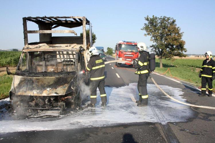 Požár dodávky Lovosice 1.jpg