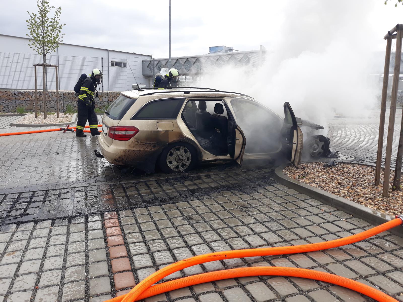 Požár OA, Planá nad Lužnicí - 28. 4. 2019 (5).jpg