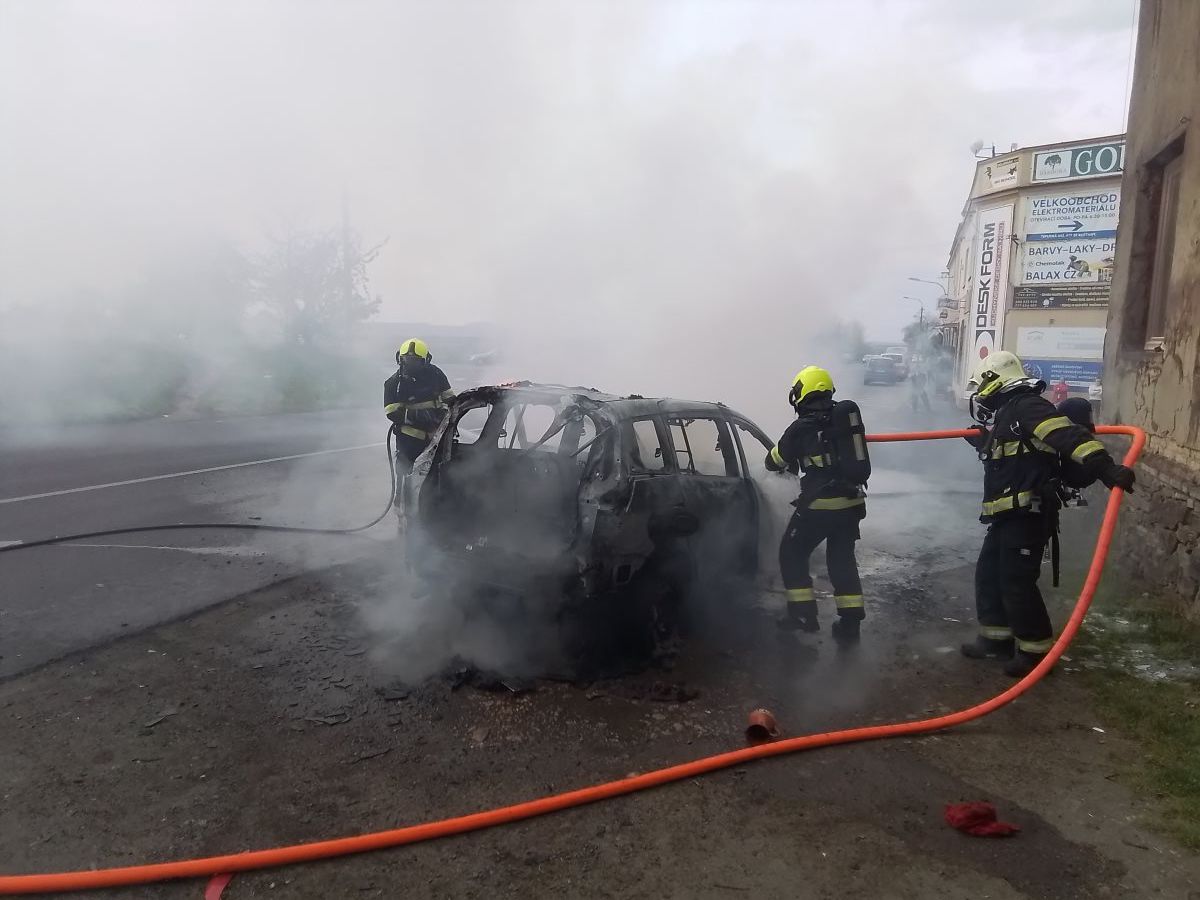 Požár auta Hudcov (1).jpg