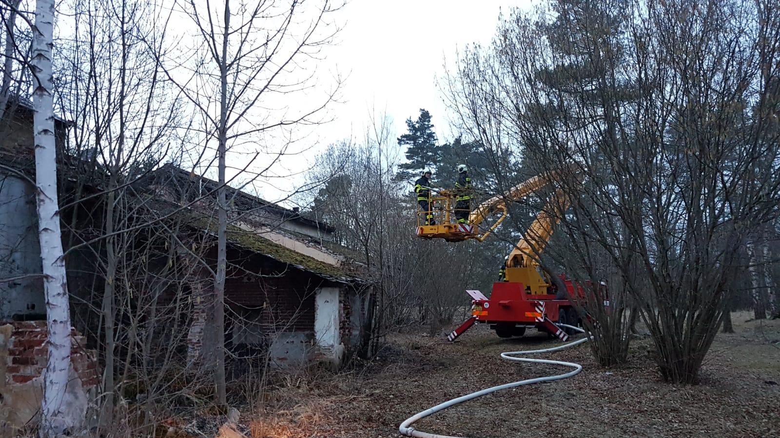 Požár bývalého lihovaru, Stráž nad Nežárkou - 3. 3. 2019 (1).jpg