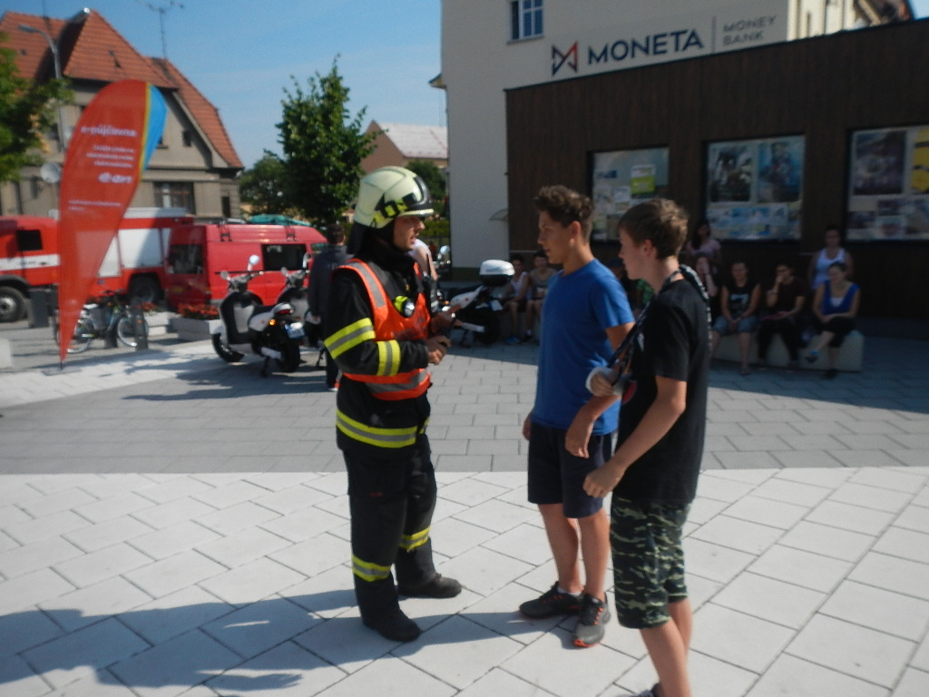 Požár diskotéky, Kaplice - 22. 6. 2017 (1).JPG