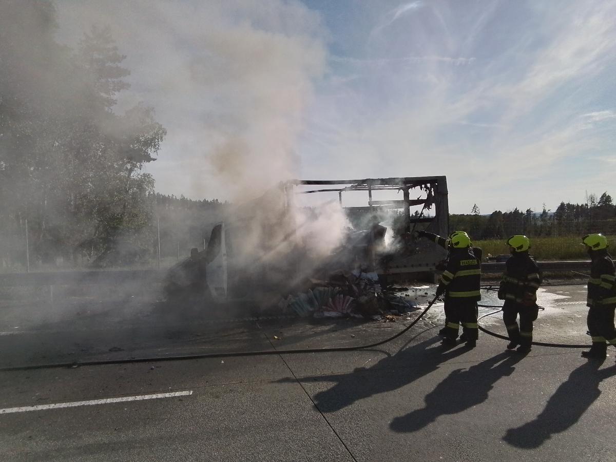 Požár dodávky na dálnici D1 likvidovaly dvě jednotky hasičů