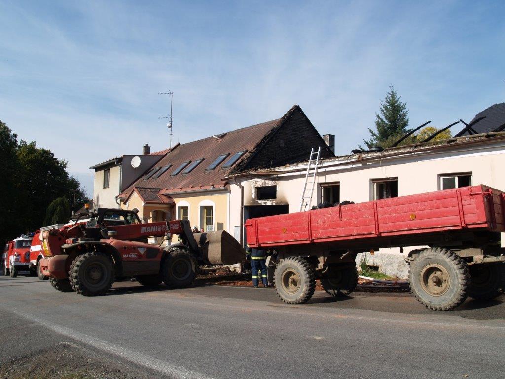 Požár domu, Kunžak - 2. 10. 2017 (12).jpg