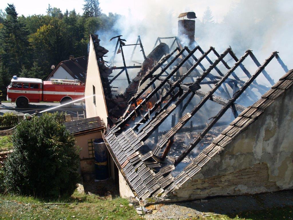 Požár domu, Kunžak - 2. 10. 2017 (7).jpg