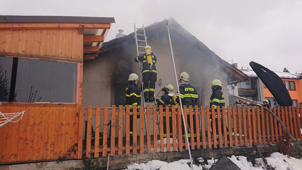 Požár domu, Rožmitál na Šumavě - 15. 1. 2019 (1).JPG