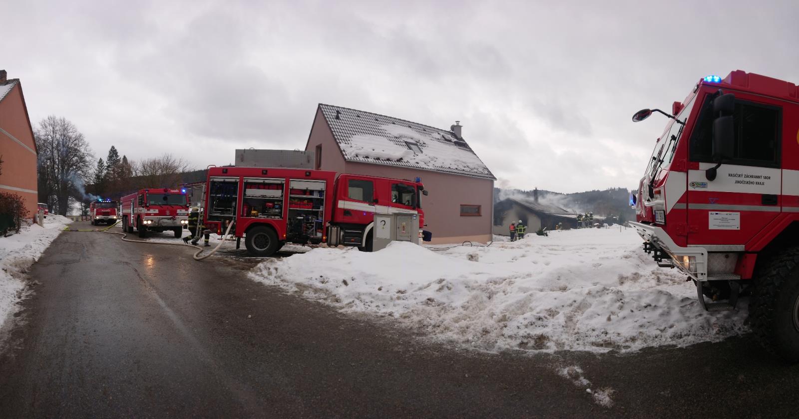 Požár domu, Rožmitál na Šumavě - 15. 1. 2019.JPG