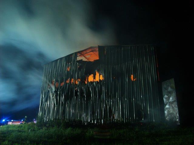 Požár kolny se senem, Slavonice - 15. 7. 2019 (4).jpg