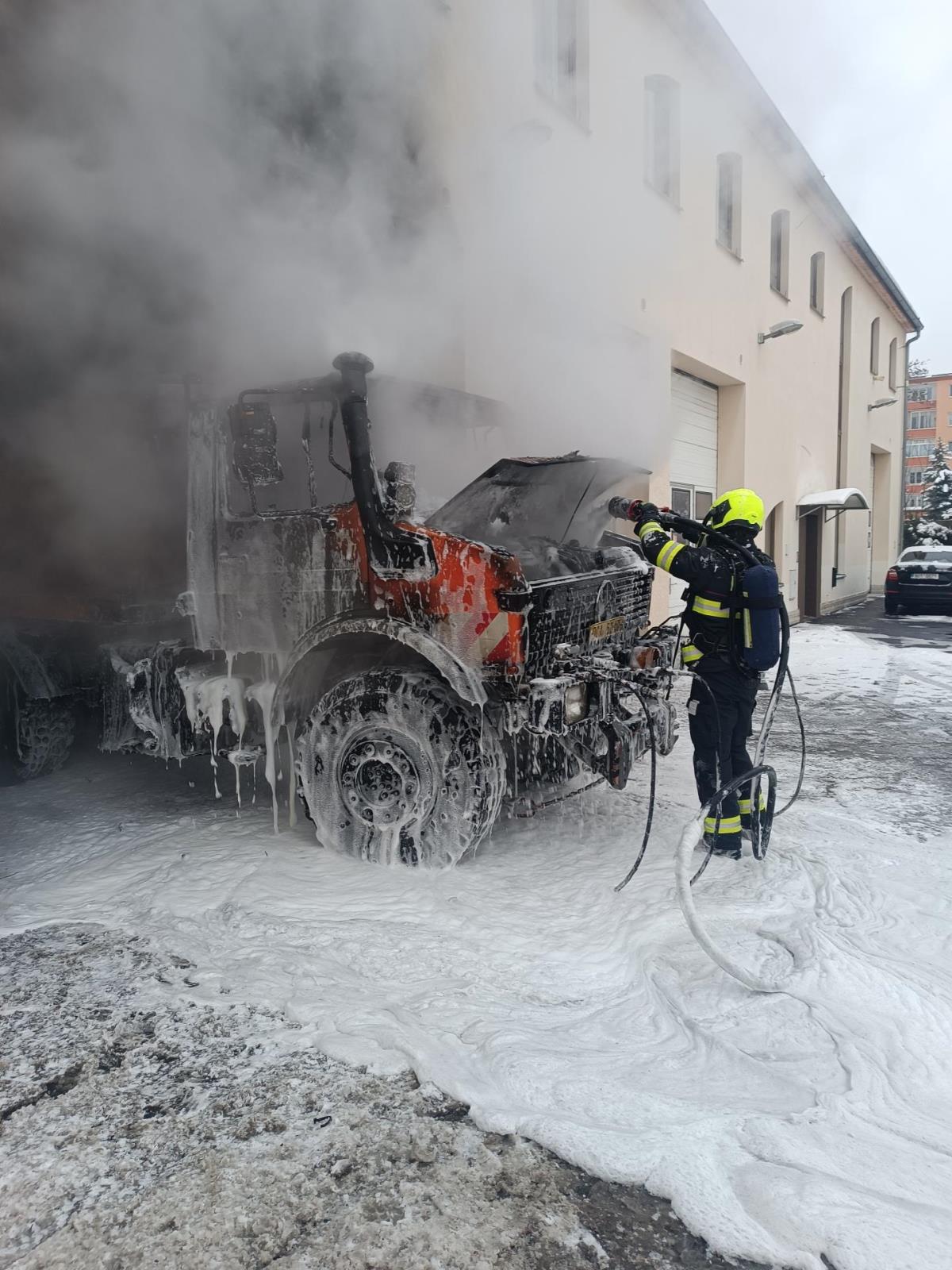 Požár nákladního auta Chomutov (1).jpeg