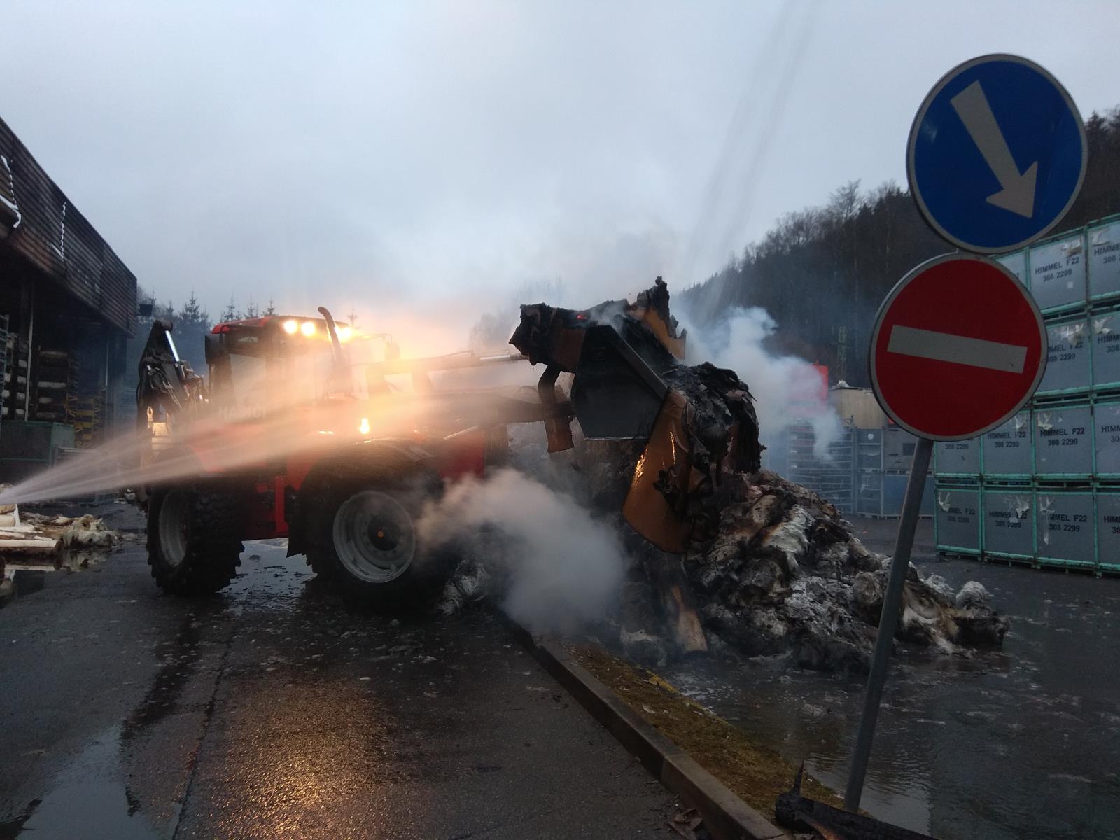 Požár průmyslového objektu