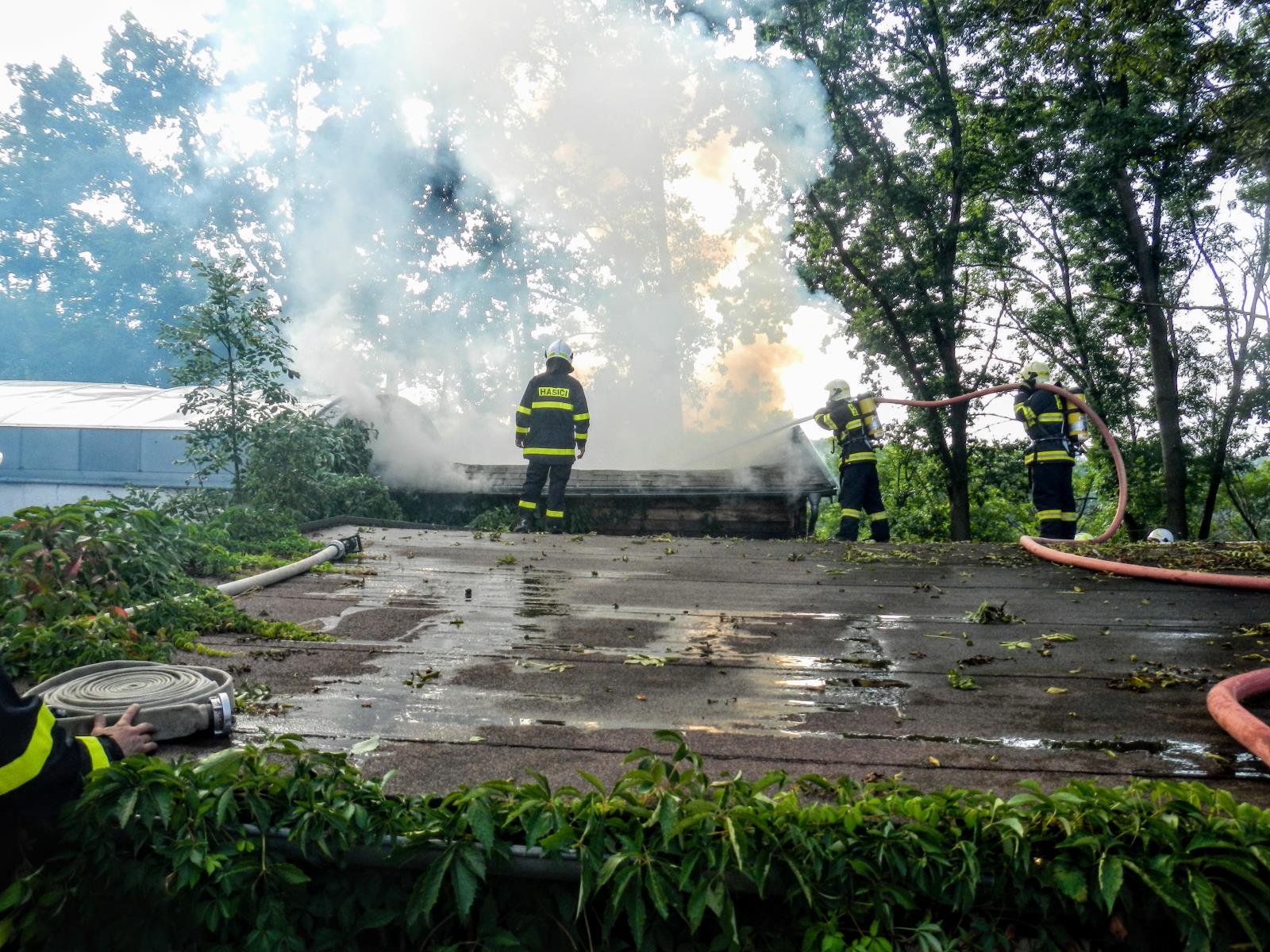 Požár sauny, Zvíkovské Podhradí - 24. 8. 2022 (1).JPG