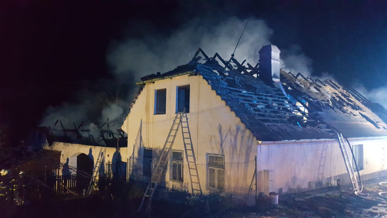 Požár statku, Vitějovice - 17. 11. 2020 (16).jpg