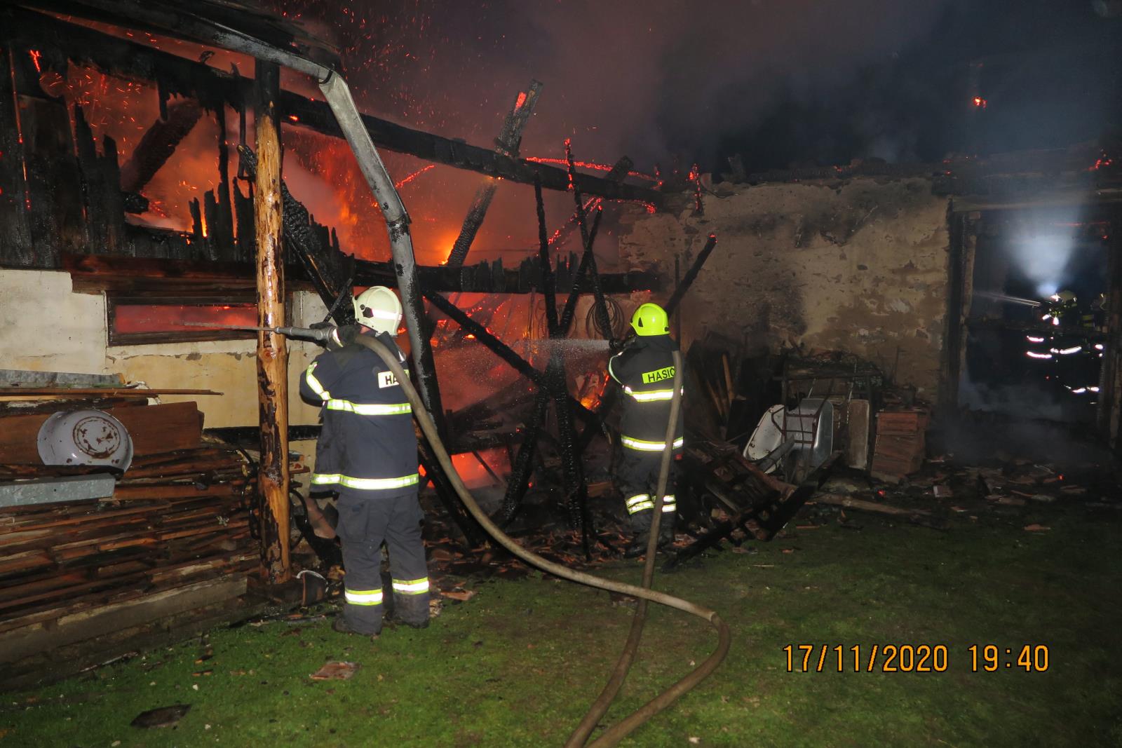 Požár statku, Vitějovice - 17. 11. 2020 (6).JPG