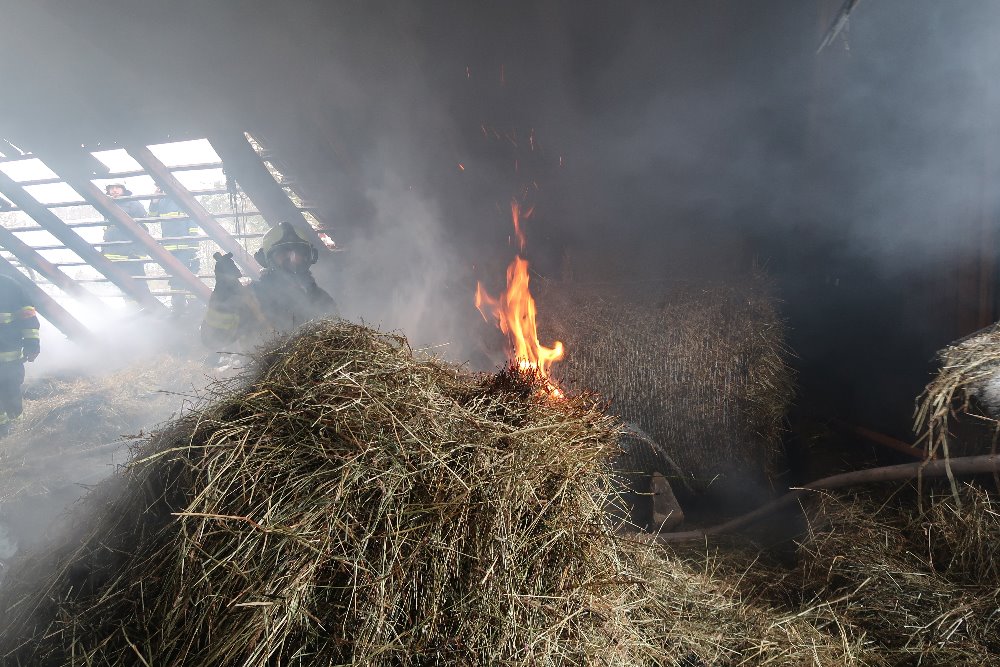 Požár stodoly, Nadějkov - 14. 1. 2017 (4).JPG