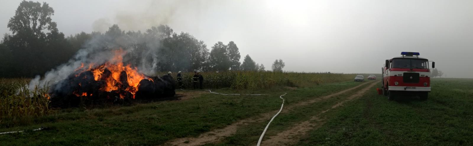 Požár stohu, Dolní Třebonín - 29. 9. 2017 (5).jpg