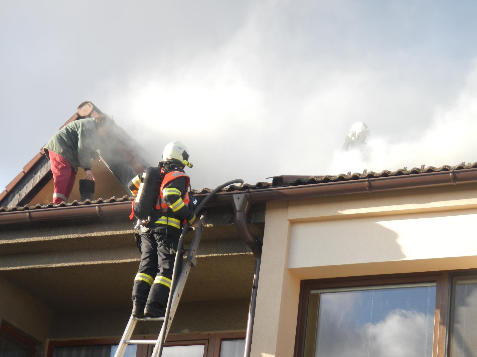 Požár střechy, Přehořov - 13. 3. 2020 (2).JPG